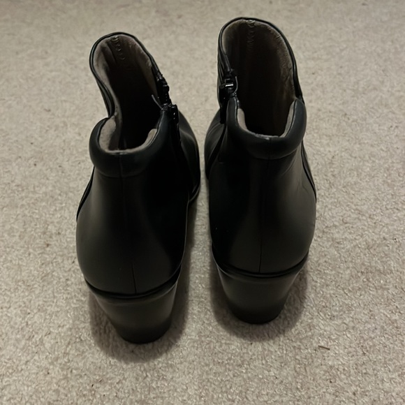 EUC Naturlizer zip up ankle boots - Picture 2 of 5
